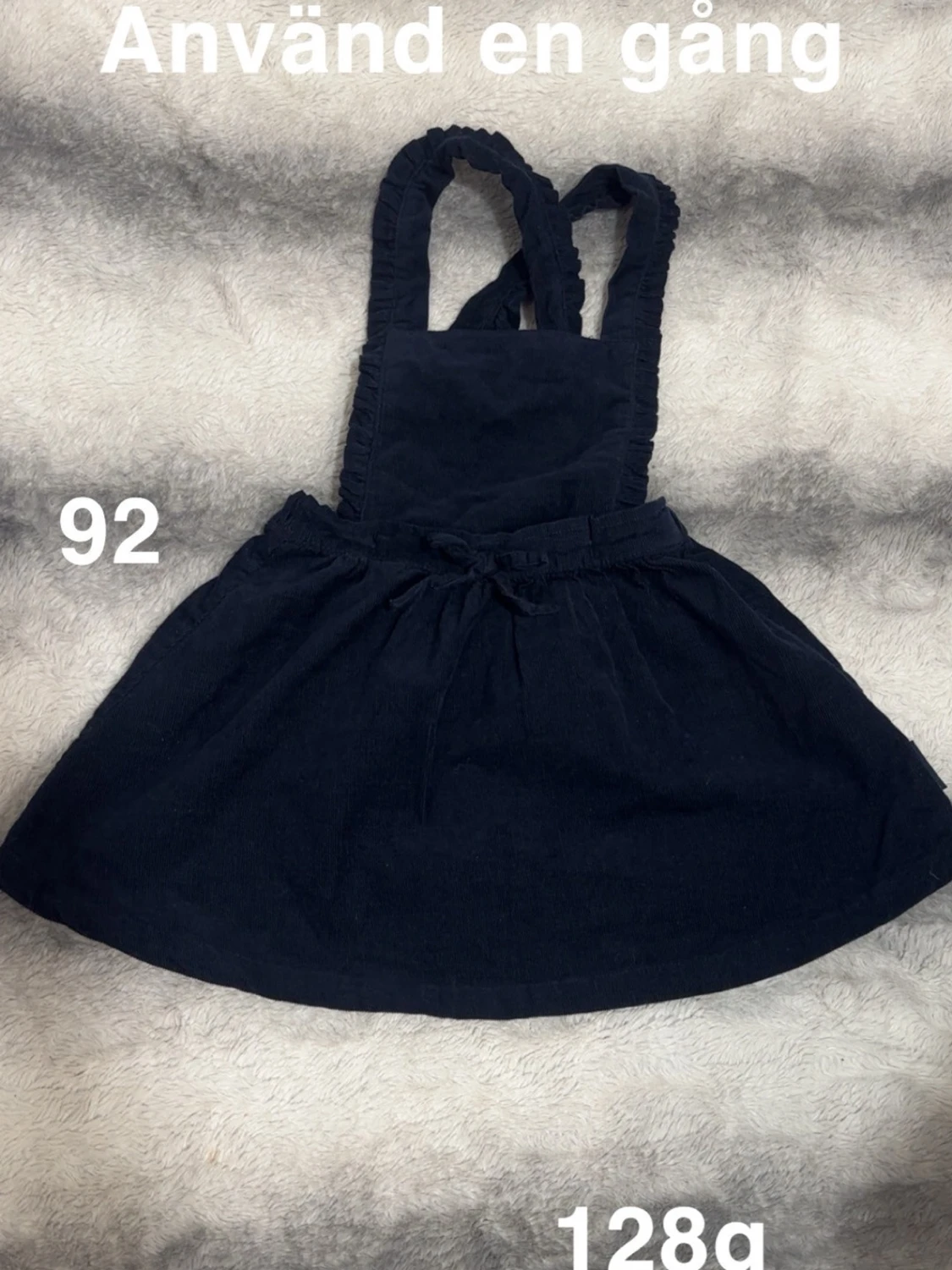 Mörkblå manchesterklänning barn