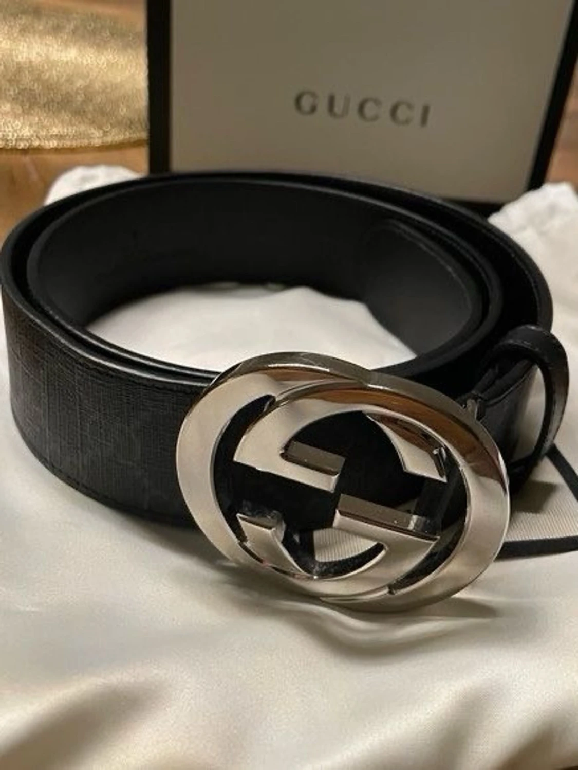 Svart Gucci bälte med GG-spänne