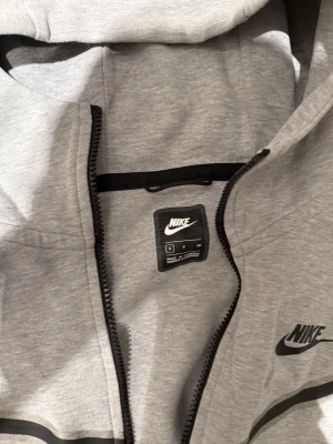 Nike tech - Säljer den här feta nike techen 