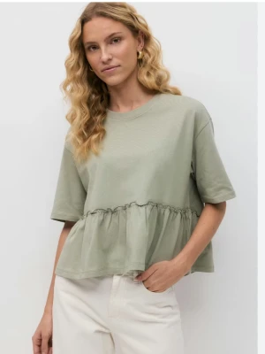 Grön volangblus/topp från Gina Tricot - blus från Gina Tricot i storlek XS. Ny utan prislapp