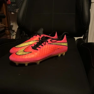 Nike Hypervenom  - Oanvända Nike hypervenoms! Storlek 44