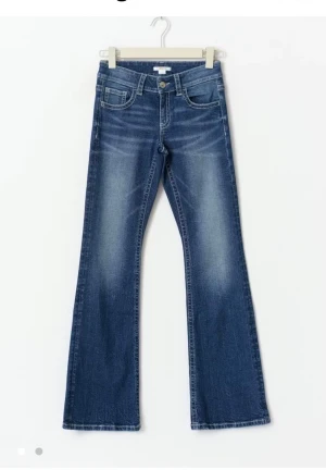 Gina Young blå boot cut jeans - Säljer dessa skit snygga jeans från Gina Young💕 jätte bra skick💕