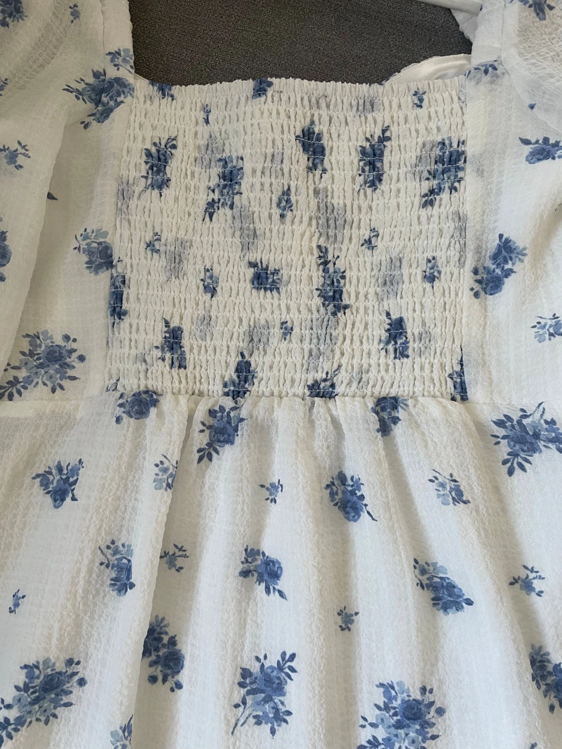 Vit blommig klänning  - 1