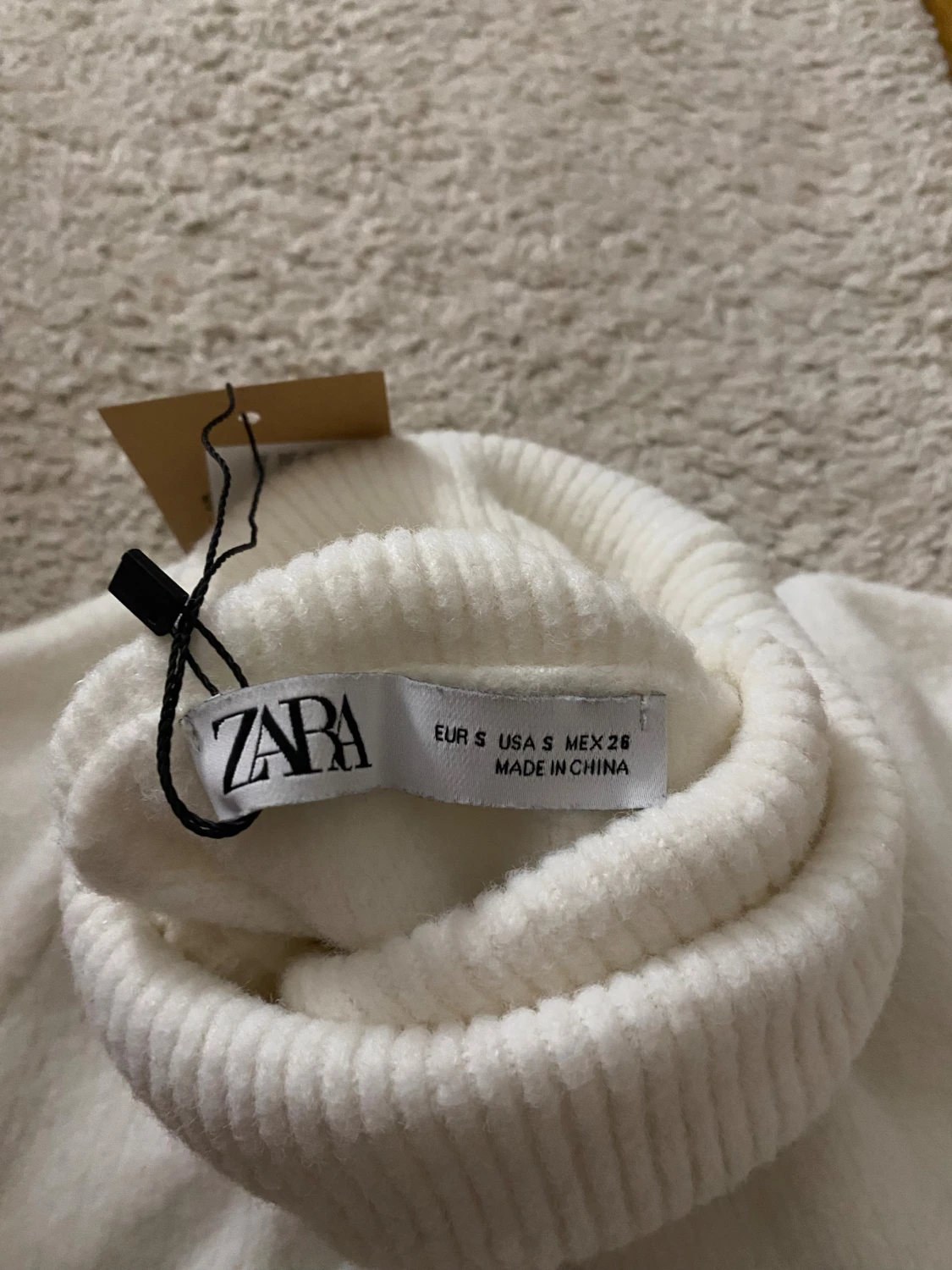 Vit polotröja från Zara - 1