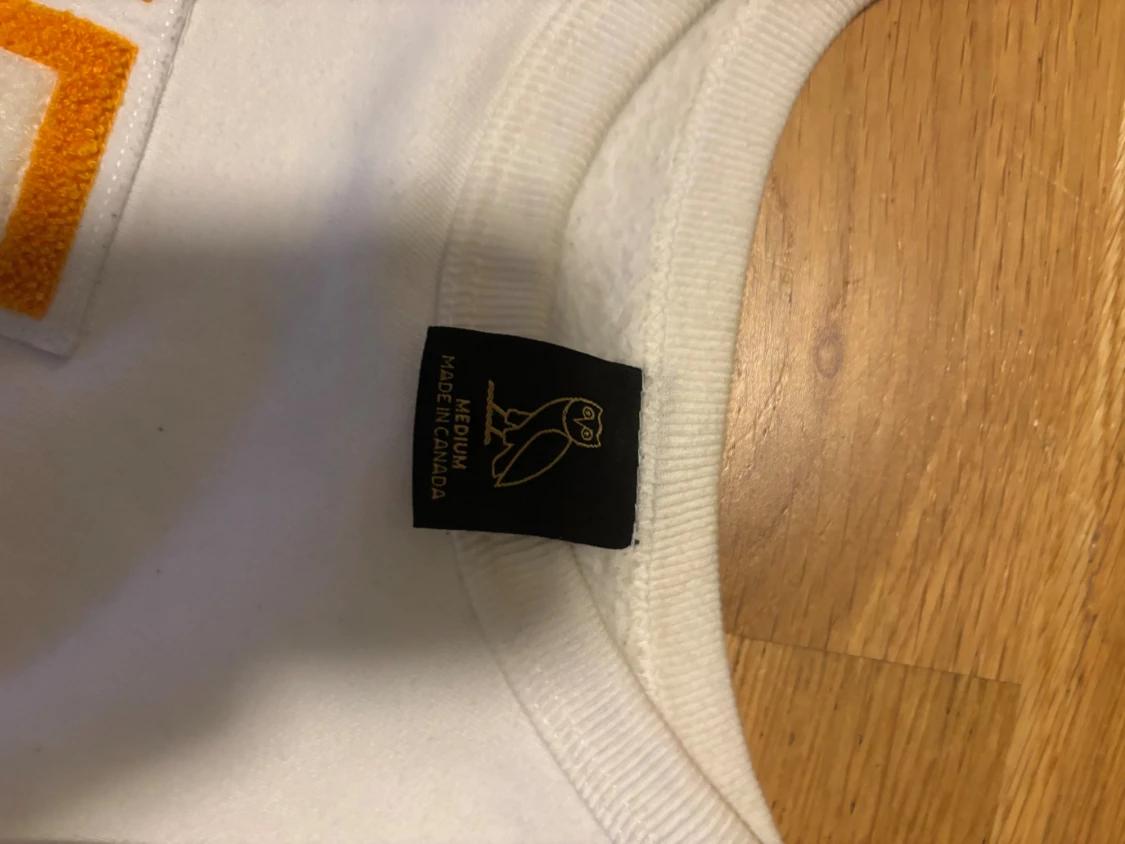 Vit OVO sweatshirt med färgglada patches - 1