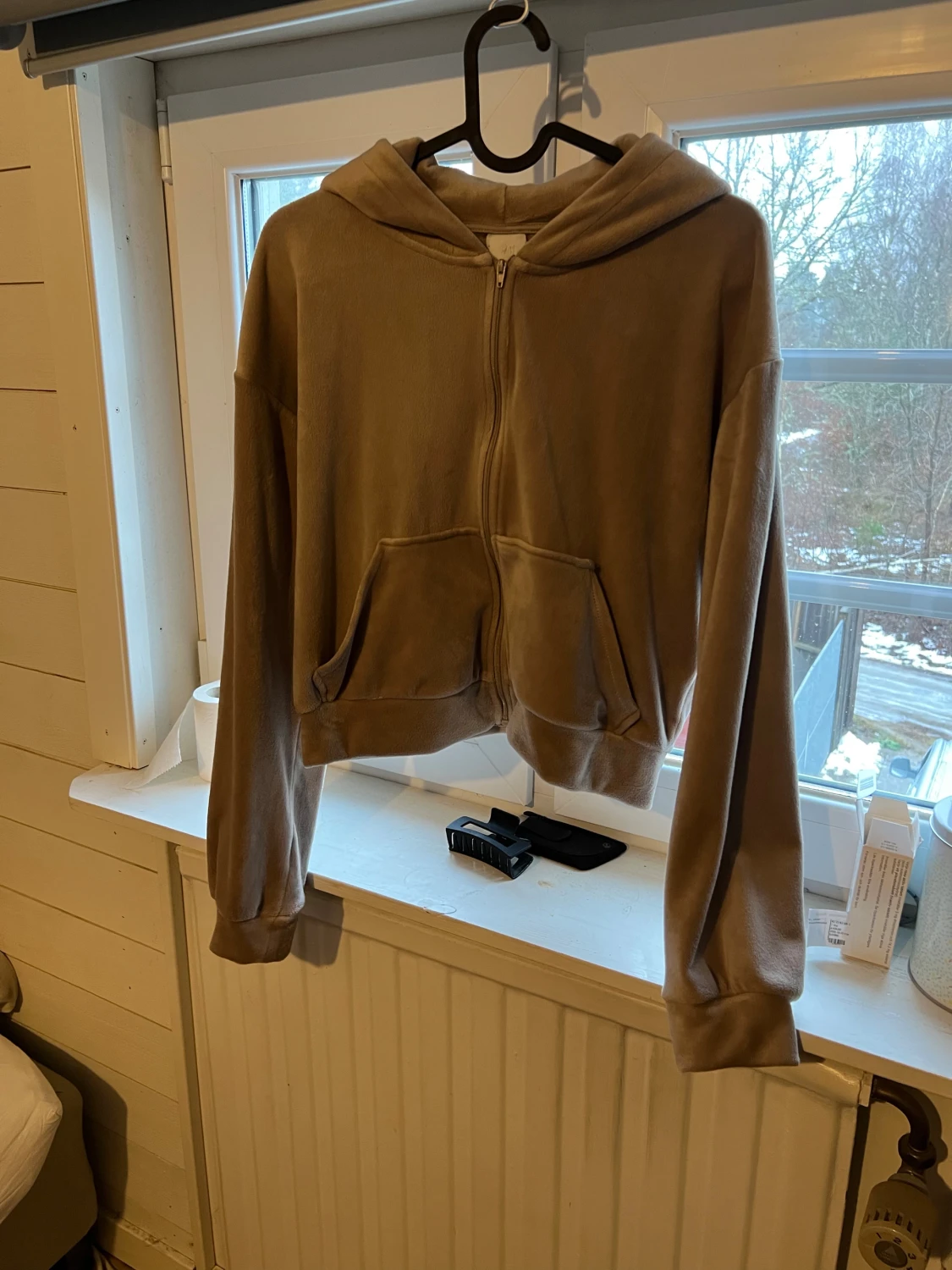 Beige fleece hoodie med dragkedja  - 2