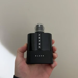 Prada luna rossa Black (no box) - 90/100ml  left in the perfume.