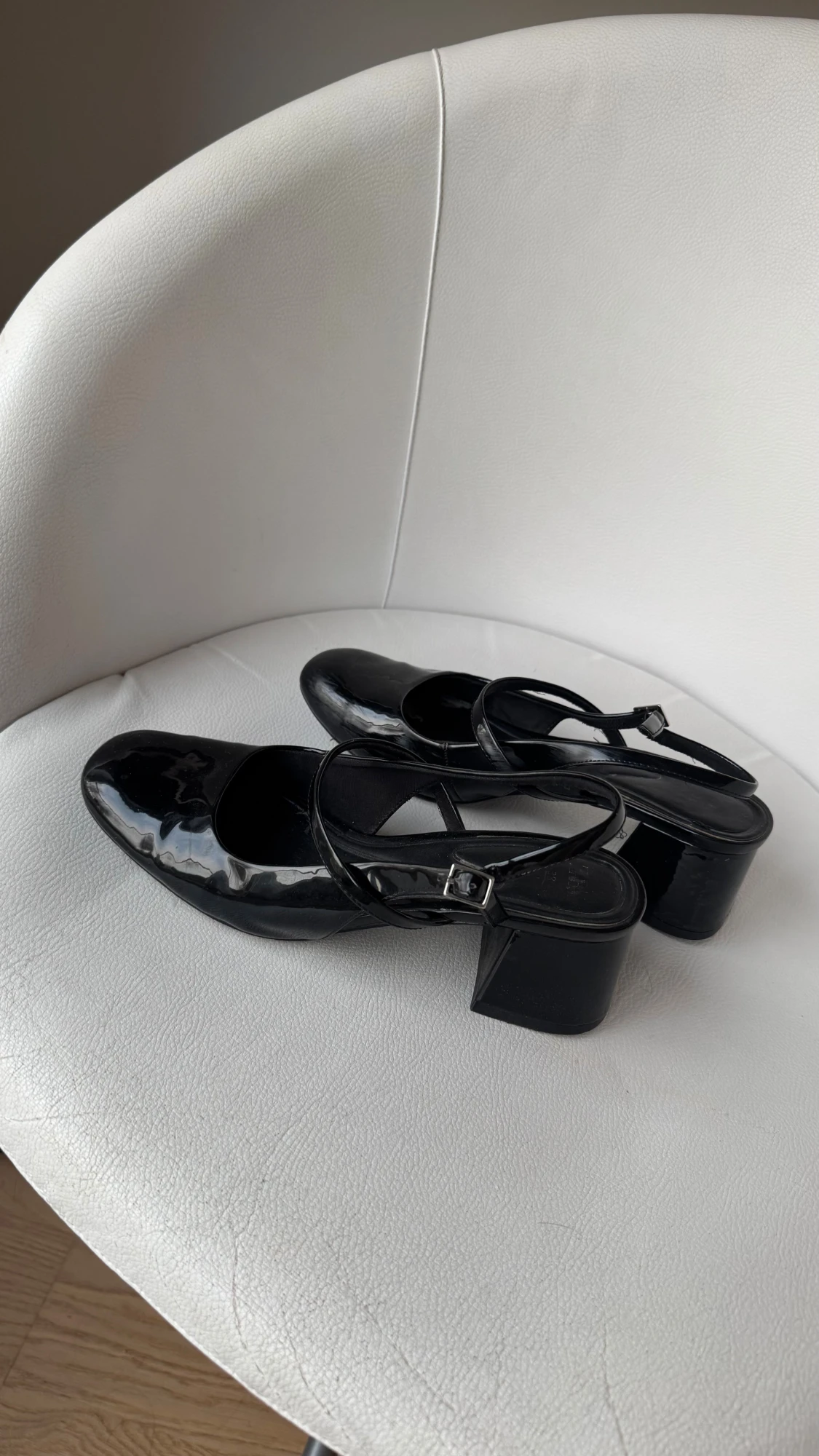 Svarta lackade Mary Jane pumps