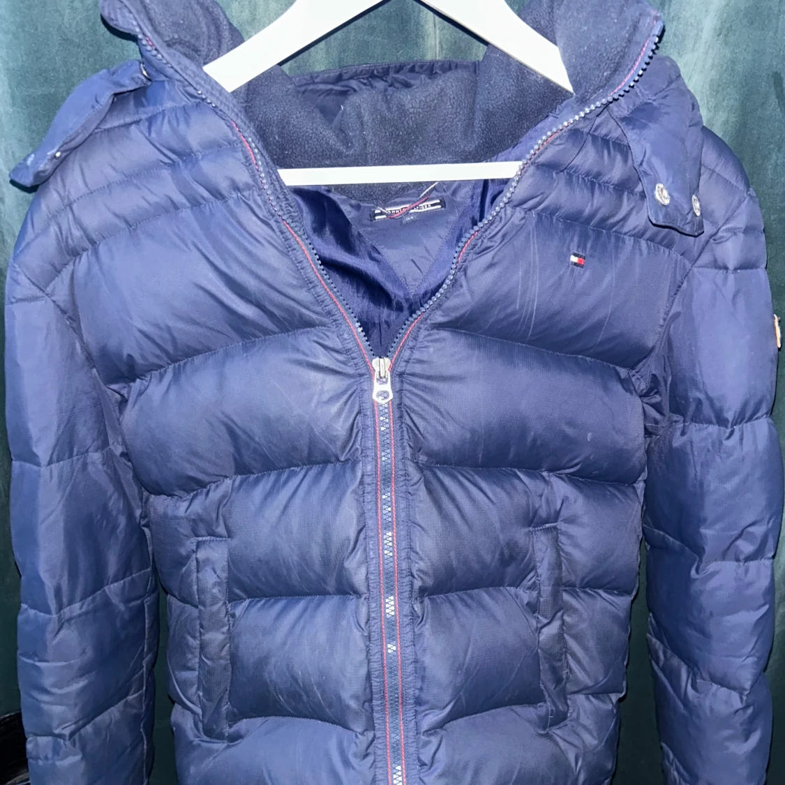 Blå pufferjacka Tommy Hilfiger