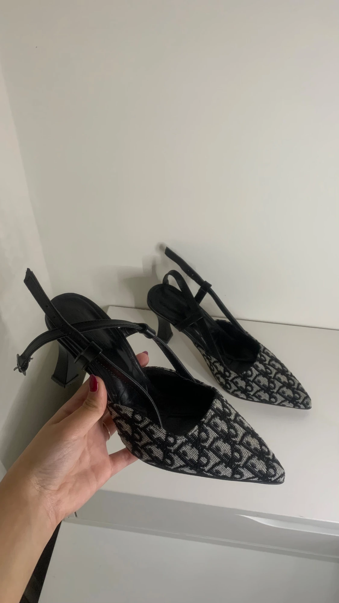 Svarta pumps / klackskor