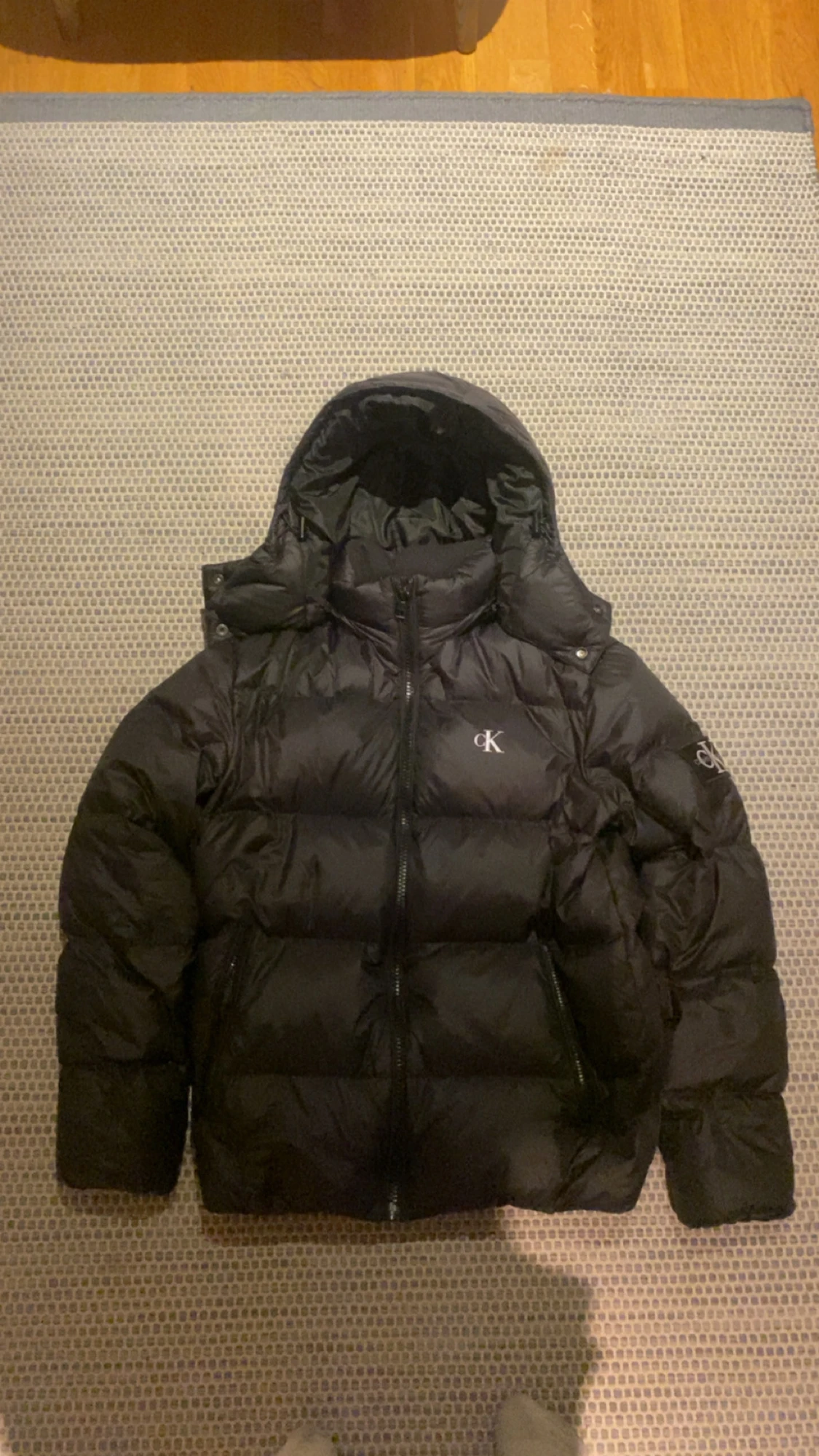 Svart pufferjacka från Calvin Klein