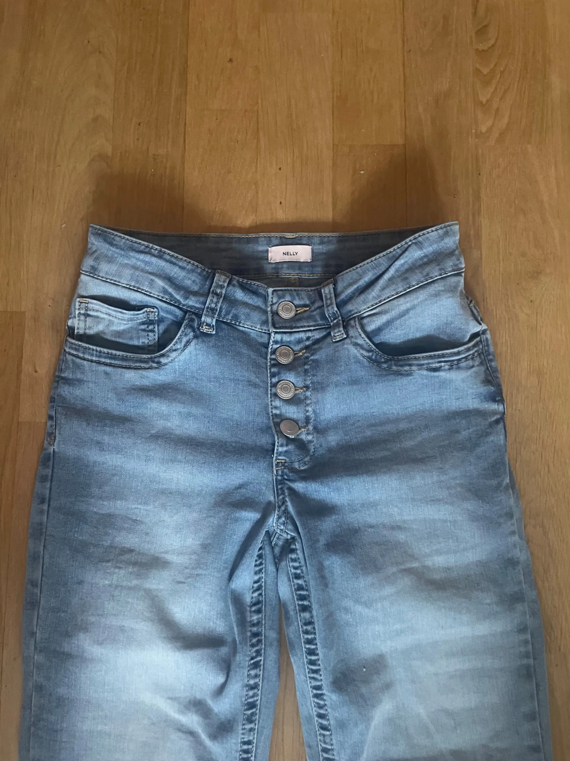 Bootcut ljusblå jeans från Nelly - 4