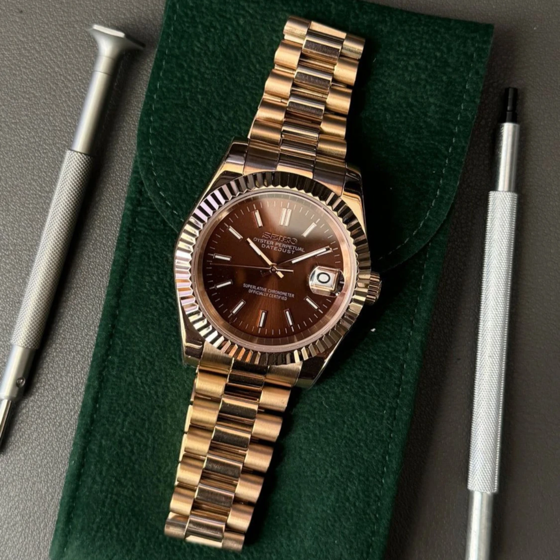 Seikmod Datejust brun urtavla guldarmband