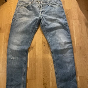 Dondup jeans - Säljer dessa dondup jeans i storlek 34