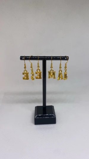 Letter earrings🔤✨ - Superfina örhängen med bokstäver!💞 Skriv vilken bokstav du önskar vid köp!🥰39kr/styck