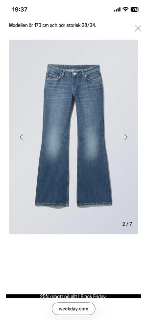 Weekday bootcut jeans - Säljer dessa snygga jeans då dom inte passar, det är i färgen Mine blue på weekday och är i jättebra skick!! Storlek 25/32, pris kan diskuteras 