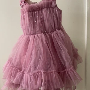 Klänningar  - Klänning 