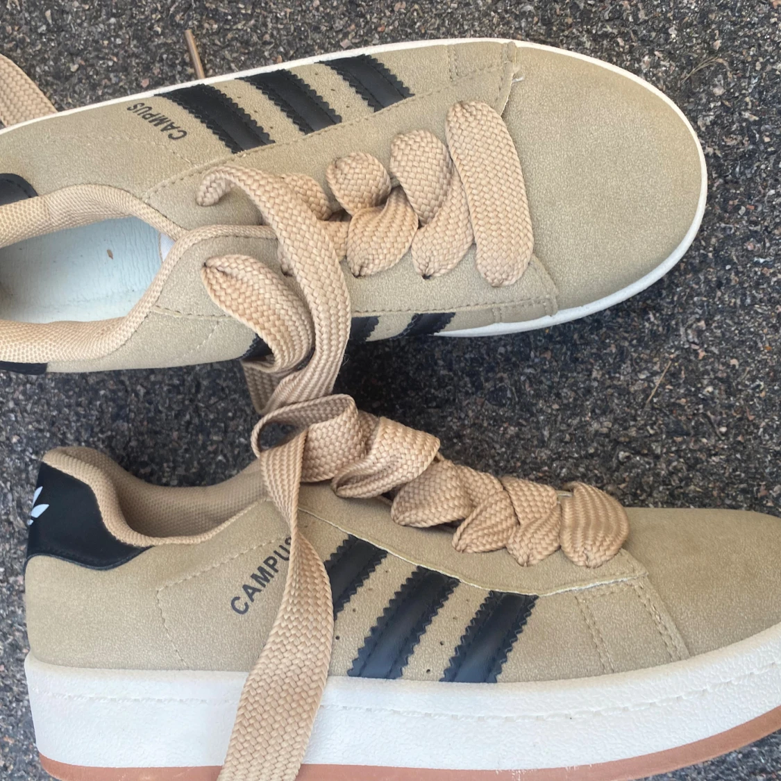 Beige Adidas Campus sneakers - 2