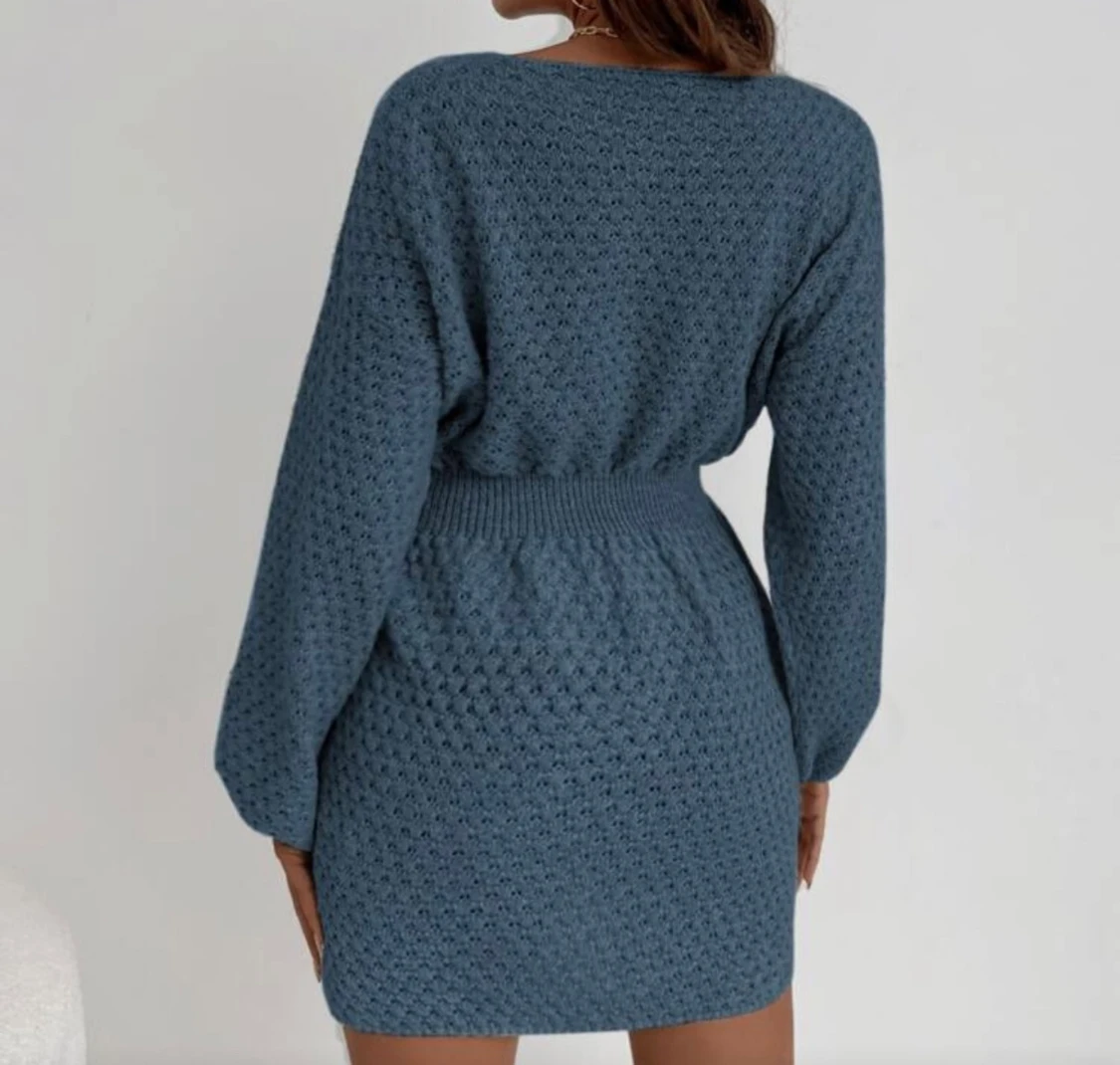 Blå stickad kortklänning  - 1