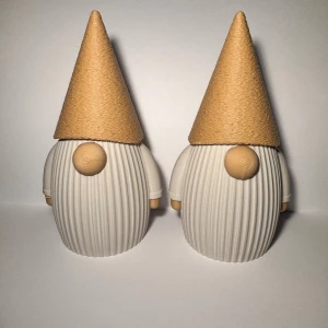 3d tomtar  - 2st 3d printade små tomtar, perfekt nu i jul.