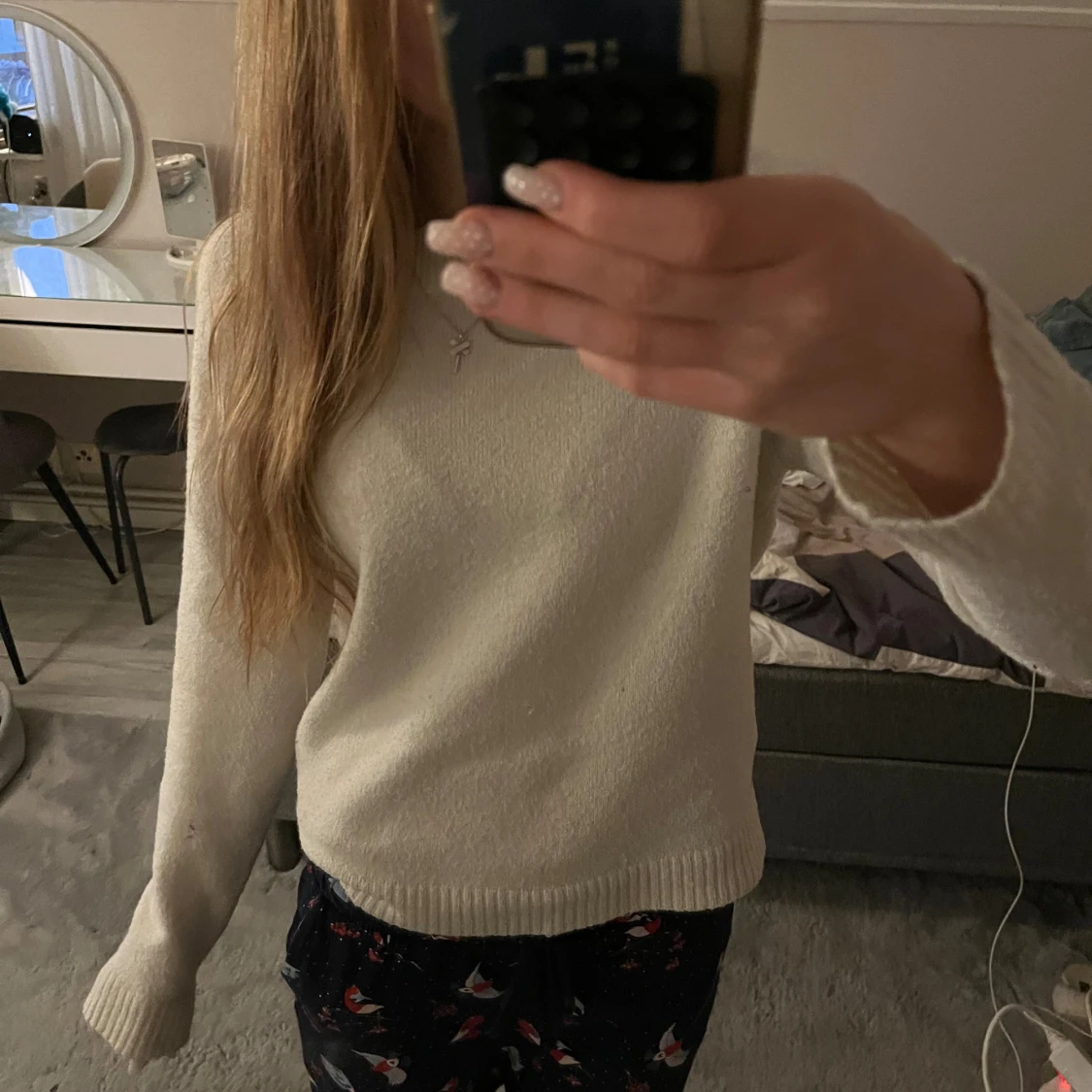 Vit stickad tröja  - 1