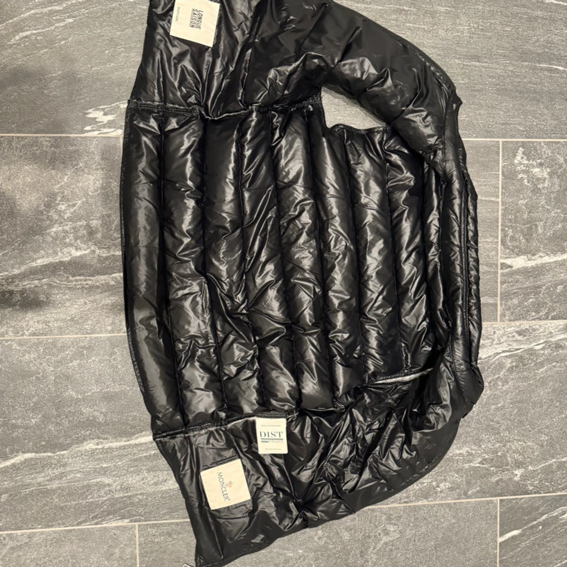 Svart dunväst från Moncler - 1