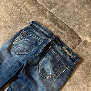 Vintage lågmidjade Jeans - Sjukt fina replay jeans som är vintage, 24/32:)
