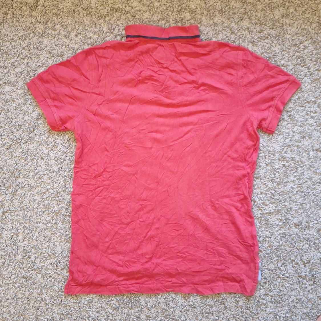 Röd Tommy Hilfiger pikétröja  - 1