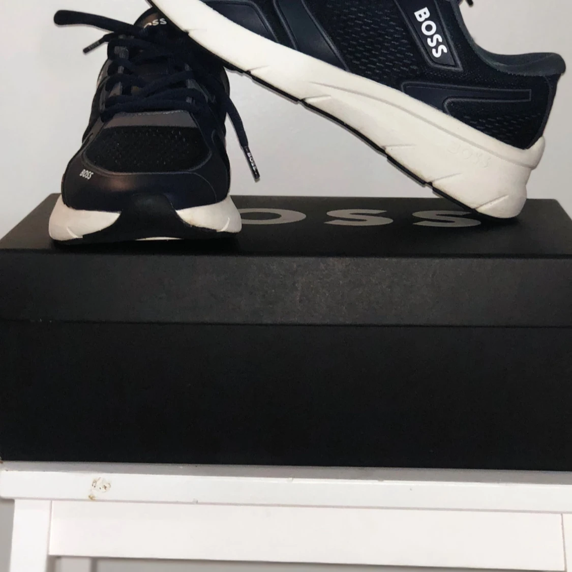 Marinblå sneakers från BOSS - 4