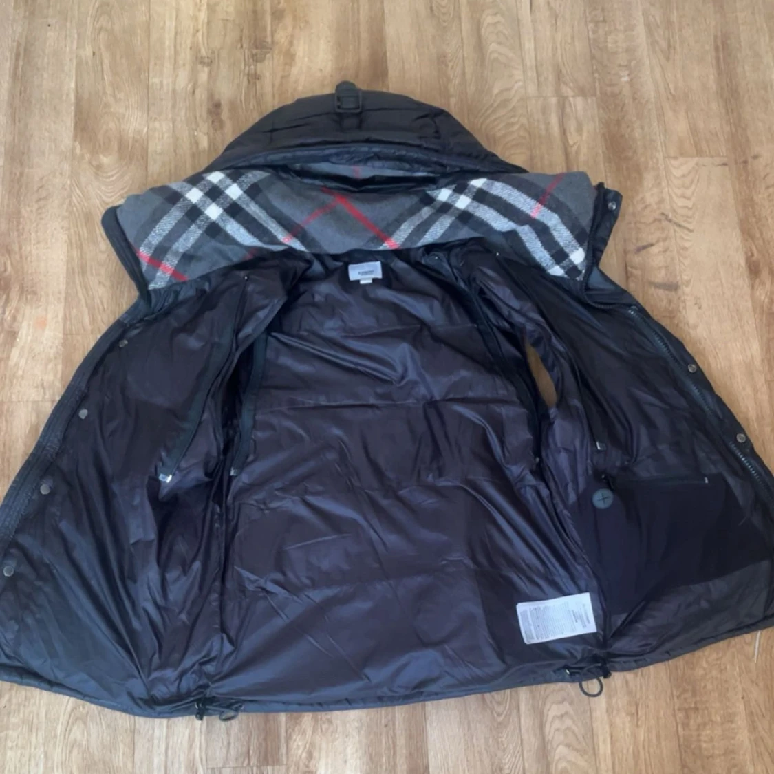 Svart pufferjacka från Burberry - 2