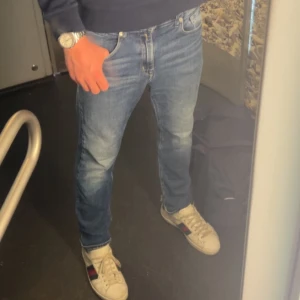 Replay Jeans - Tjena! Jag säljer nu ett par blåa replay jeans i storlek 158 men passar bra mycket större, mer åt 170 hållet. Hör av er vid frågor!