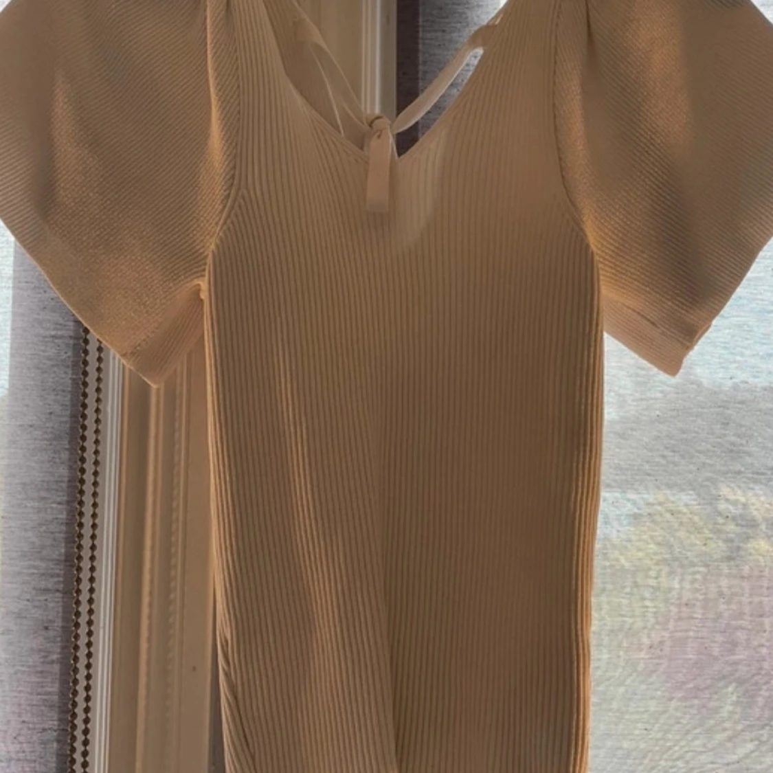 Ribbad vit topp från only - 1