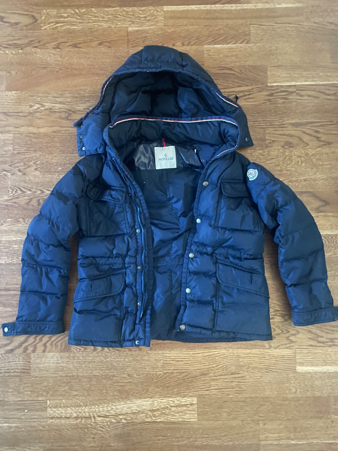 Mörkblå Moncler dunjacka med huva - 1