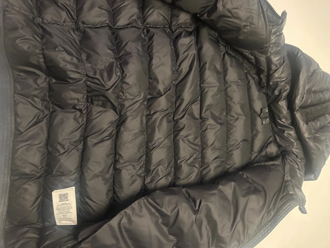 Svart dunjacka Peak Performance - 3