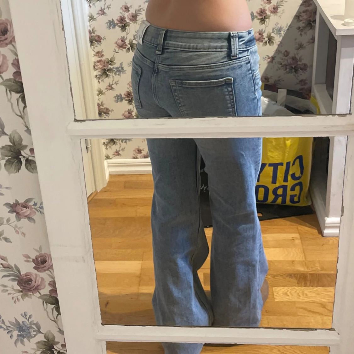 Ljusblå bootcut jeans låg midja - 1