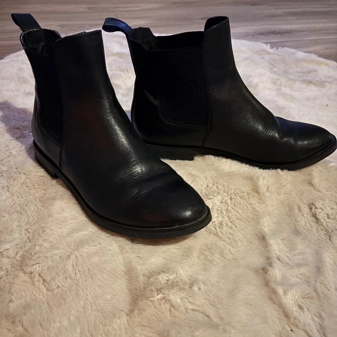 Svarta chelsea boots i skinn stl 37
