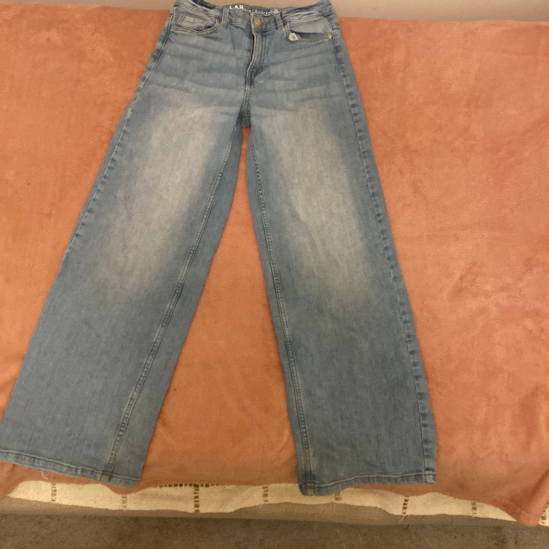 Wide jeans från LAB Industries, ljusblå