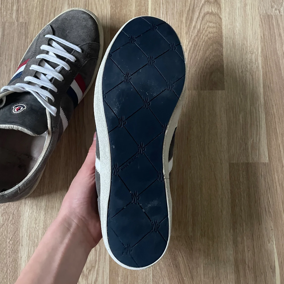 Moncler skor i grå mocka - 3