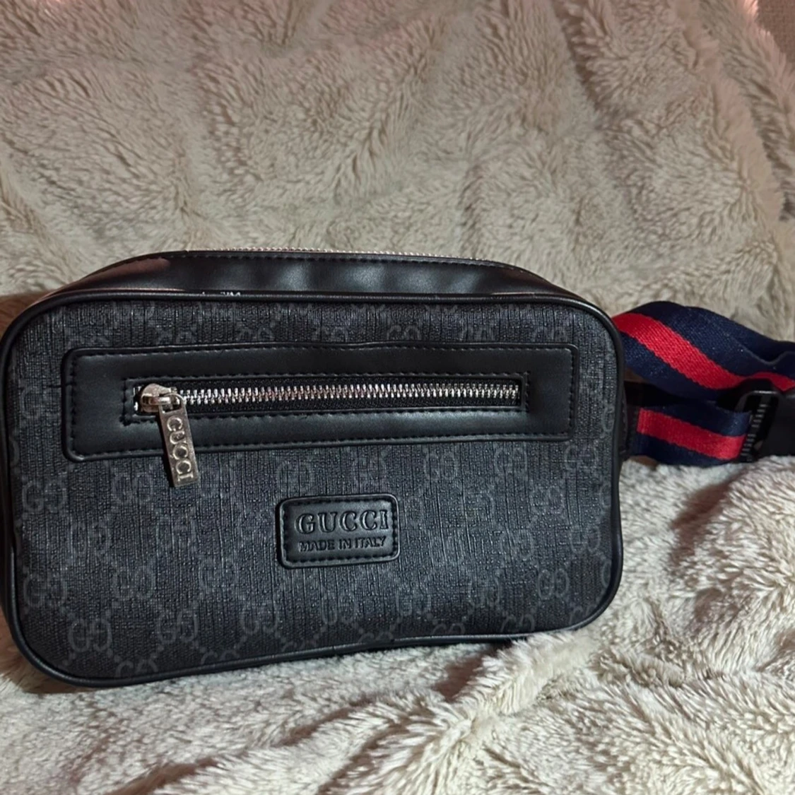 Svart axelväska från Gucci - 1