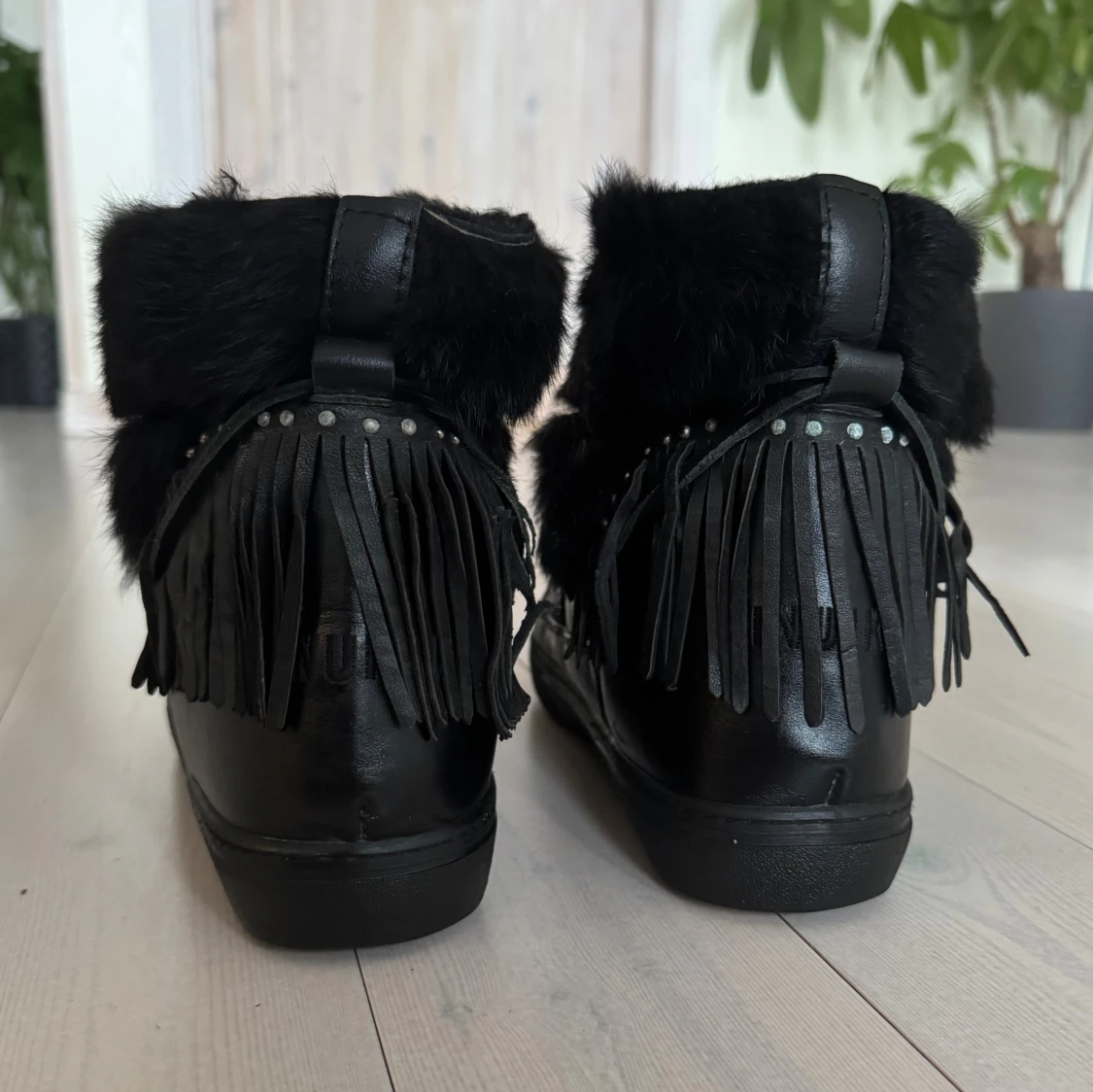 Svarta inuikii vinterskor  - 3