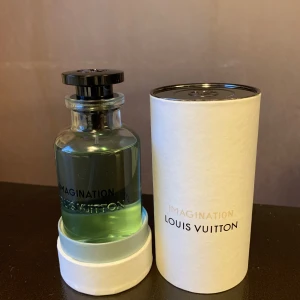 Louis Vuitton Imagination parfym 100ml - Säljer ännu en parfym från min samling denna gång Imagination från Louis Vuitton. Endast tagit 10 spray med så helt ny! Säljs då den inte kommer till användning. Bara att skriva vid frågor 