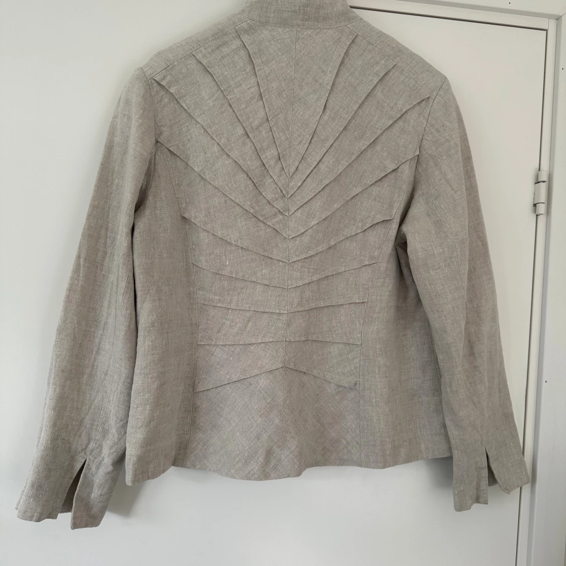 Beige linnéjacka från Robell - 1