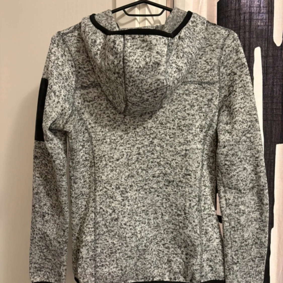 Grå fleecetröja med huva från OTP - 1