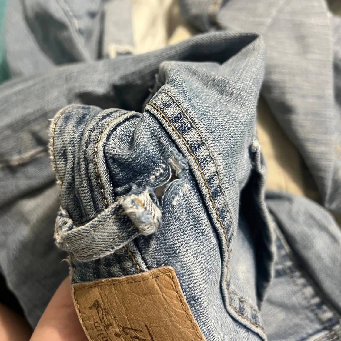 Revityt siniset farkut - 4