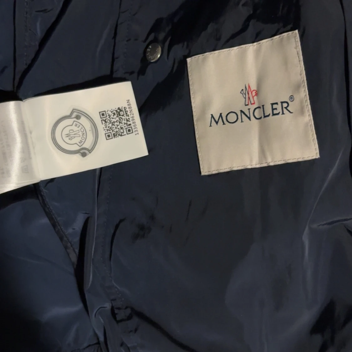 Mörkblå vindjacka från Moncler - 2