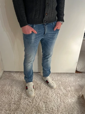 Replay jeans  - Replay Jeans | skick 9/10 | Storlek 30/34 | Pris - 499kr | Modellen är ca 179cm lång | Hör av dig vid minsta fråga eller fundering!!