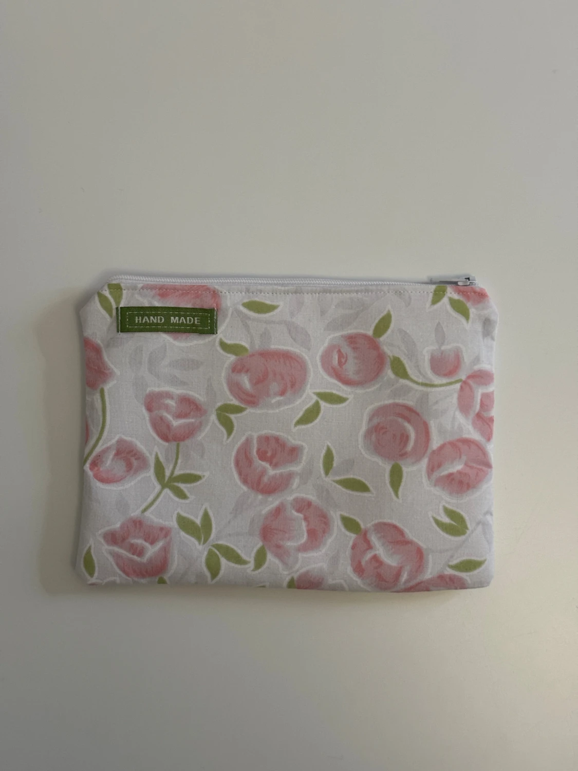 Handgjord necessär av second hand tyger