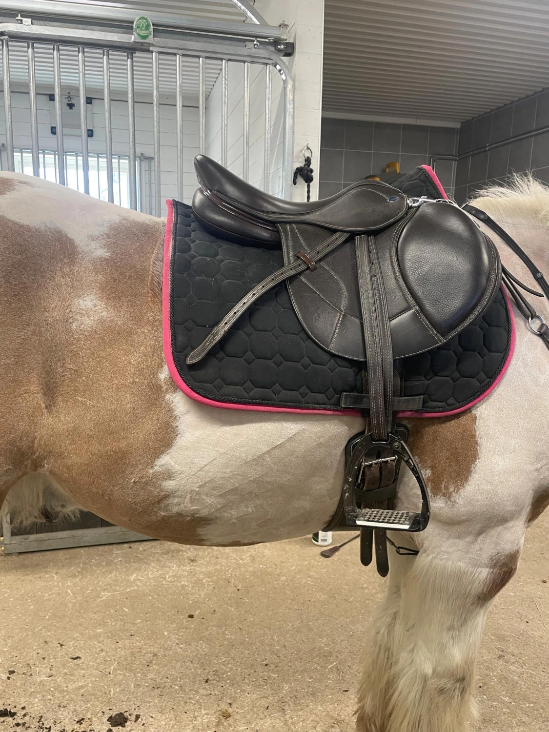 brun iconic sadel - 1