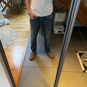 Replay jeans here - (Jag är 187cm och 75kg) w33 l32