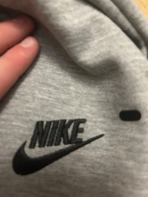 Nike tech byxor  - Nya Nike tech byxor för ett bra pris